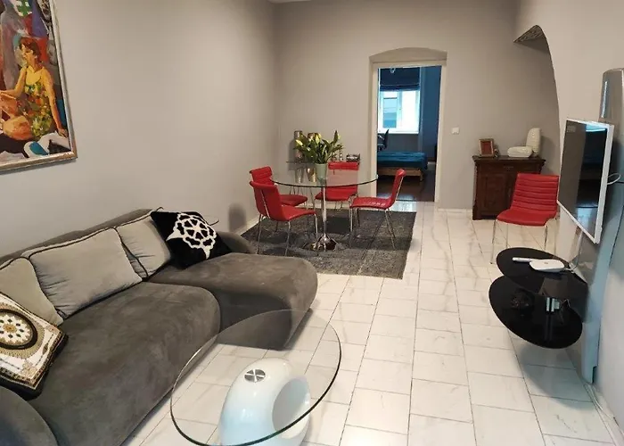 With Unique 40m2 Garden & Self Check In