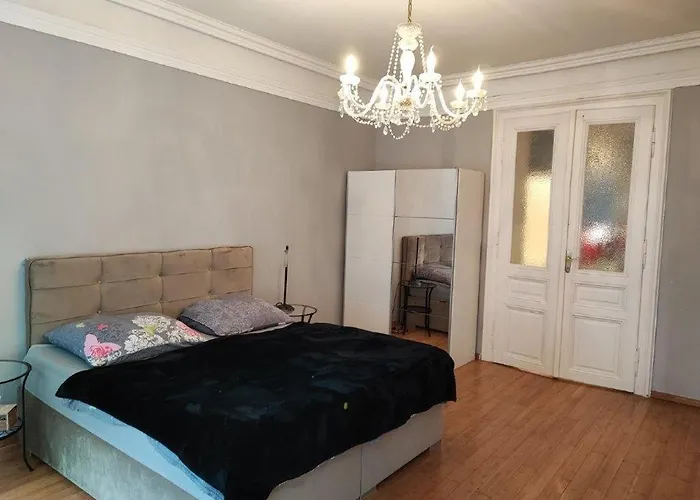 Appartement With Unique 40m2 Garden & Self Check In *